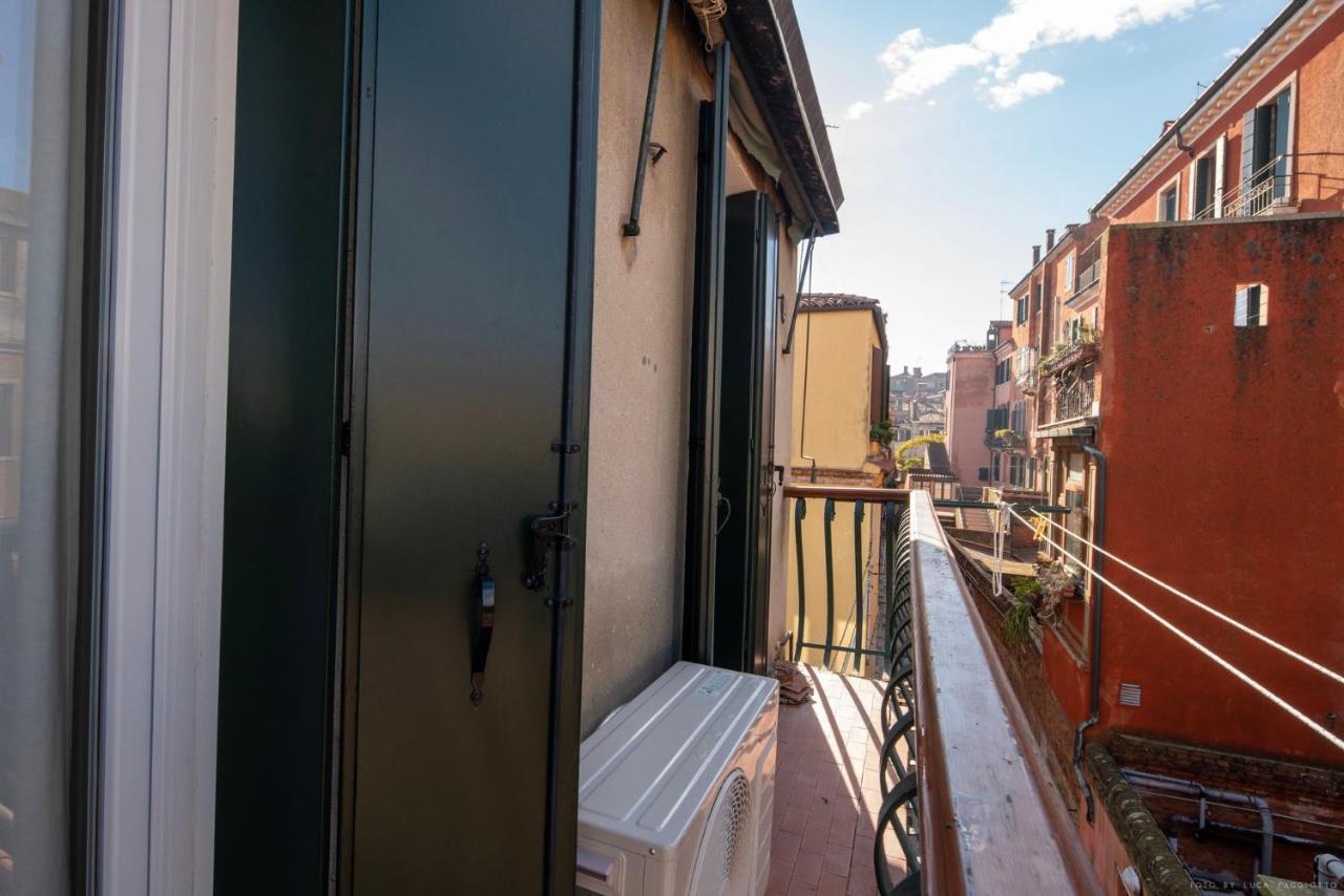 Ca' Giorgia Balcony House Apartment Venesia Bagian luar foto