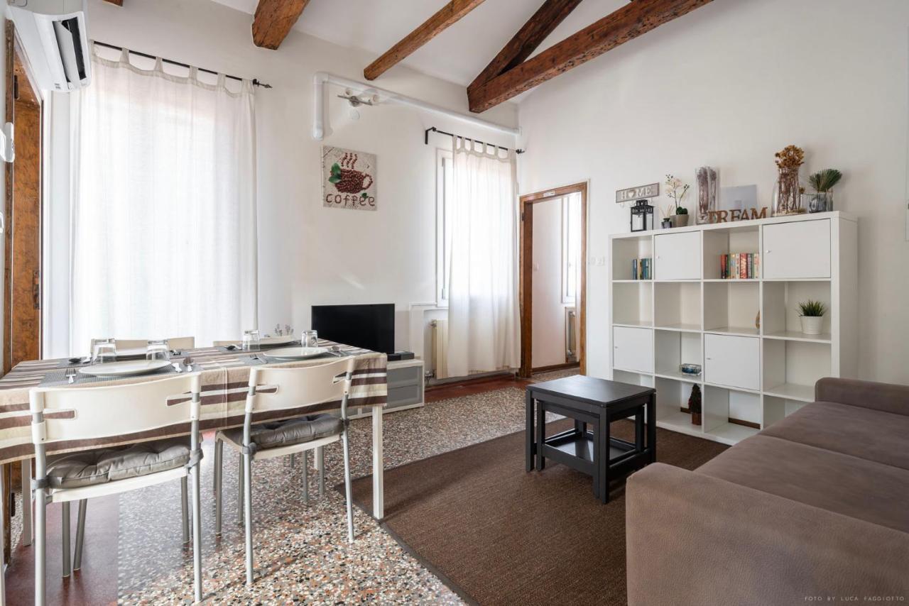 Ca' Giorgia Balcony House Apartment Venesia Bagian luar foto