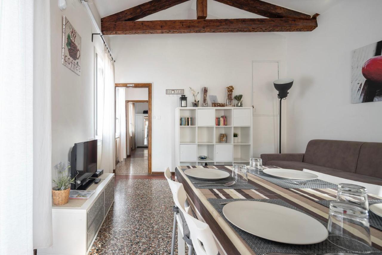 Ca' Giorgia Balcony House Apartment Venesia Bagian luar foto