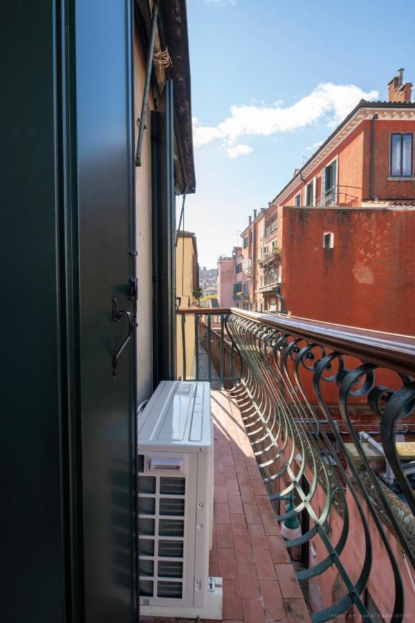 Ca' Giorgia Balcony House Apartment Venesia Bagian luar foto