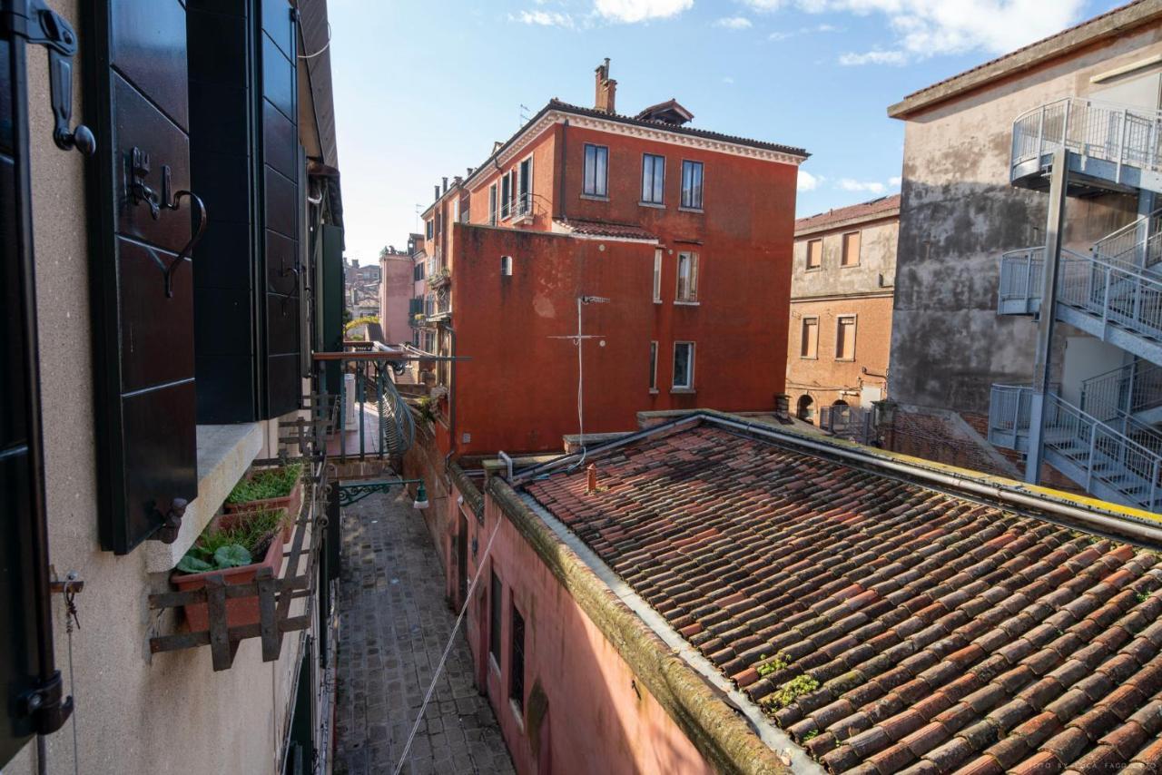 Ca' Giorgia Balcony House Apartment Venesia Bagian luar foto